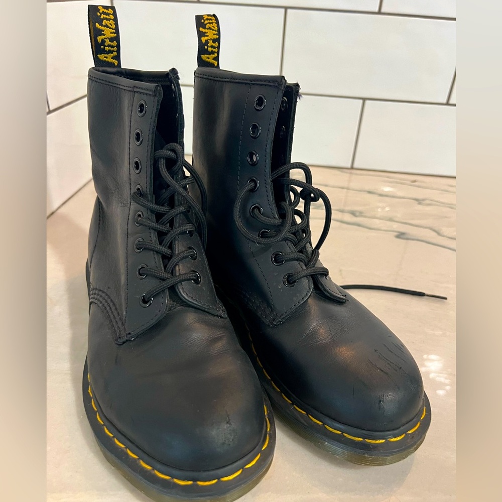 Dr. Martens 1460 Smooth Leather Sz 7 Boots